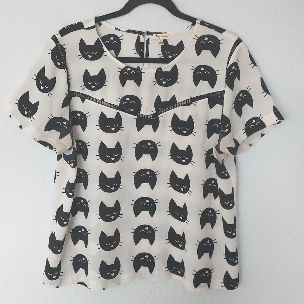 Lily White Black Cat Print Short Sleeve Top with Keyhole Back Closure